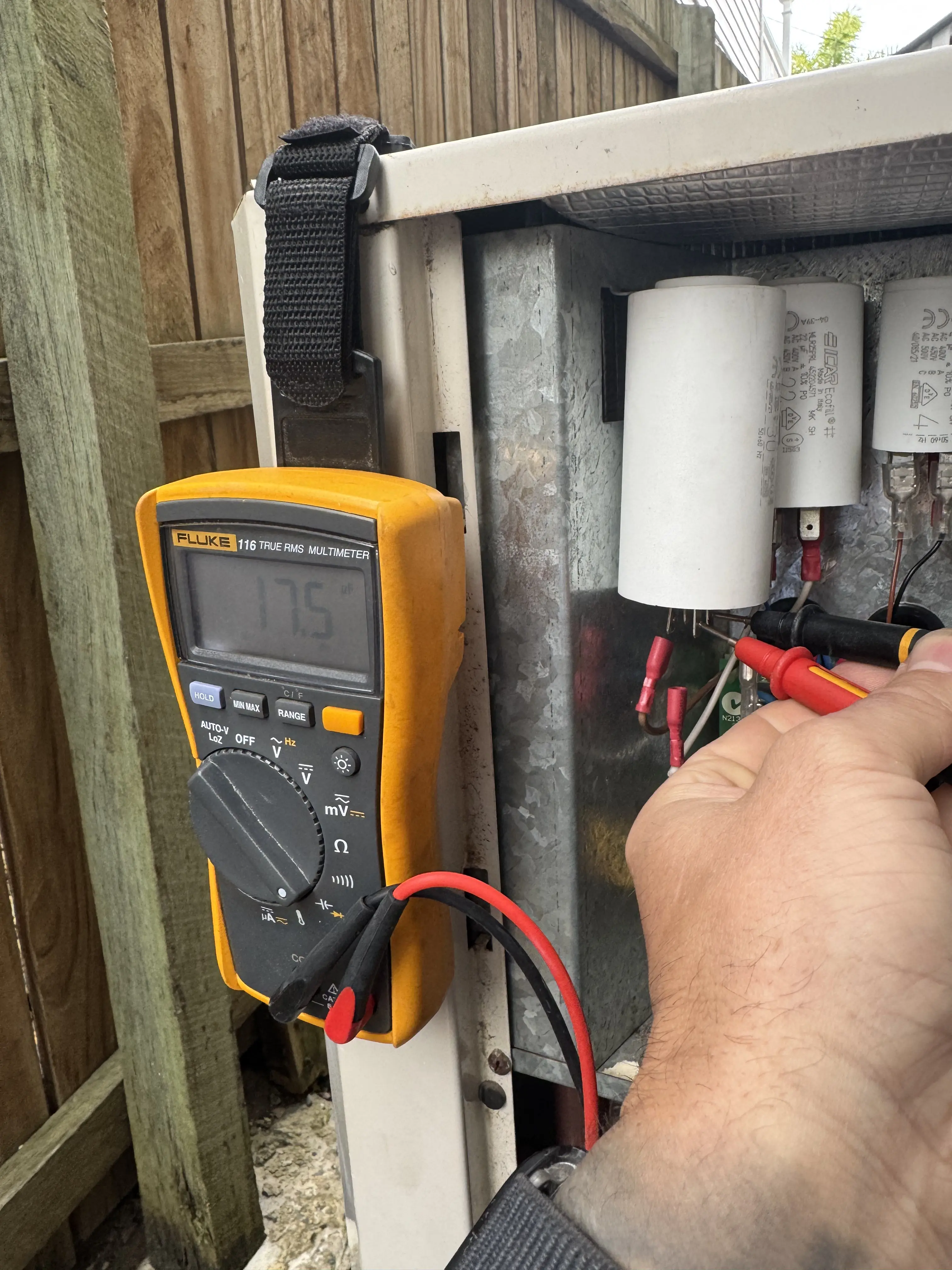 Run capacitor testing using a multimeter